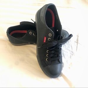 Levi’s 10.5 black chuck style shoes